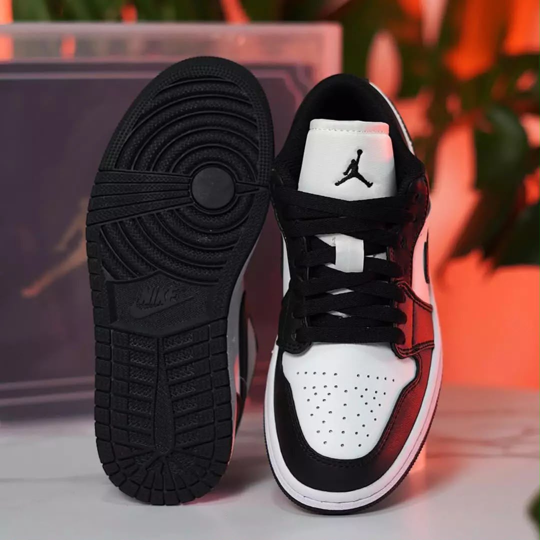 Air Jordan 1 Low – Panda 2023 - Vue 2