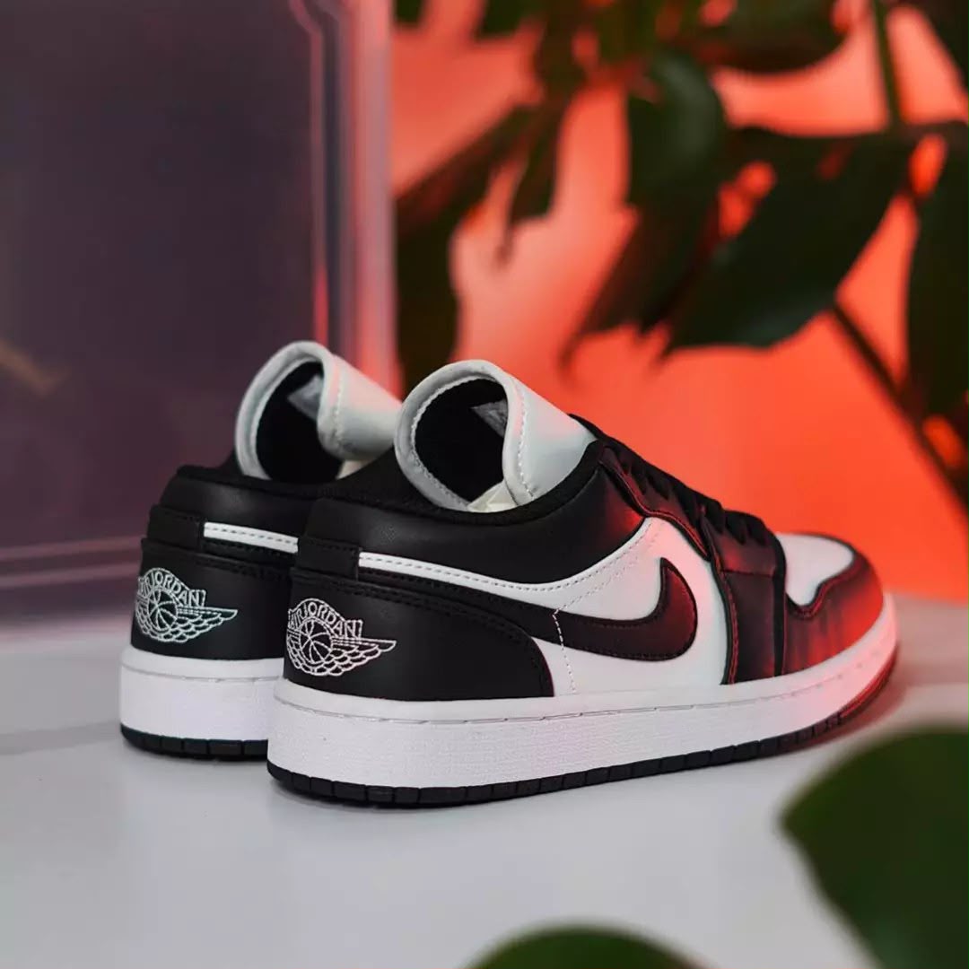 Air Jordan 1 Low – Panda 2023 - Vue 4